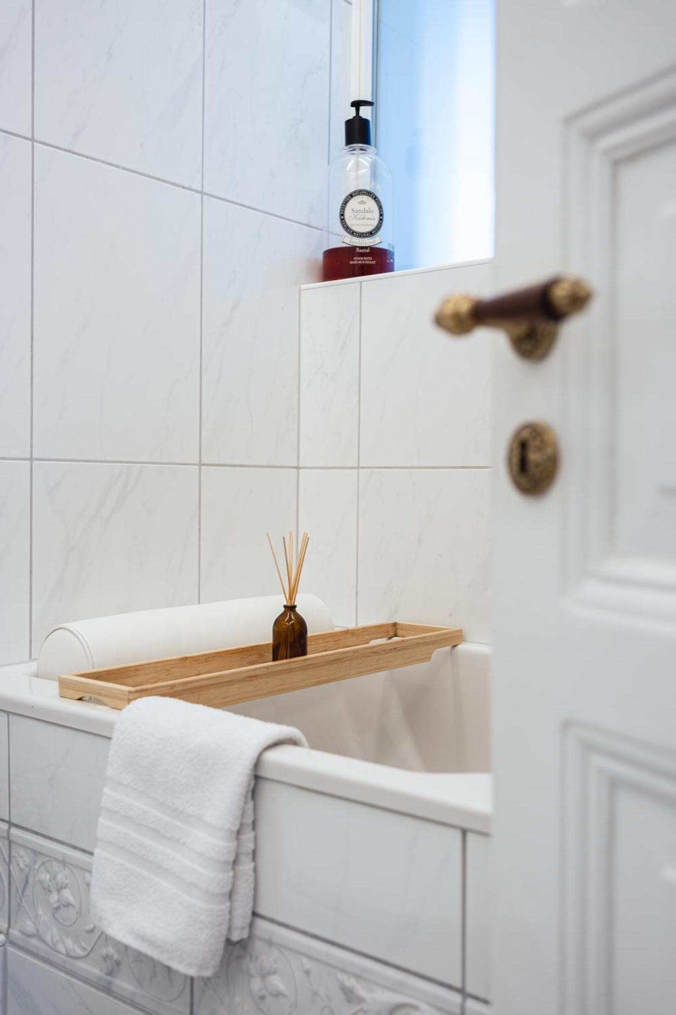 Historical Luxury Homes - Stadtvilla Mit Jacuzzi Und Garten ไฟรบวร์กอิมไบรส์เกา ภายนอก รูปภาพ